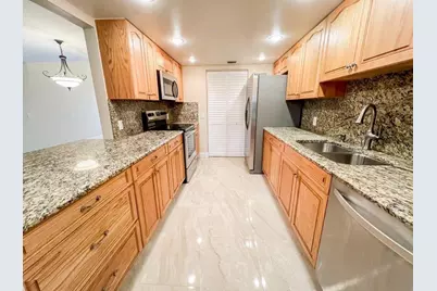 10740 S Golfview Drive, Hollywood, FL 33026 - Photo 10