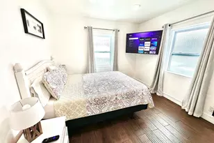 1637 NE 5th Ct, Fort Lauderdale, FL 33301 - Photo 2