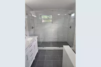 580 NW 87 Way, Coral Springs, FL 33071 - Photo 2