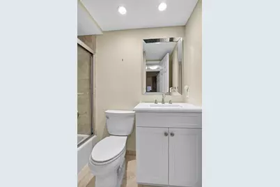 985 SE 19 Avenue #204, Deerfield Beach, FL 33441 - Photo 16