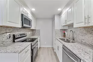 1052 Harwood Unit, Deerfield Beach, FL 33442 - Photo 2