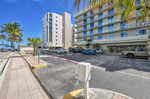 851 N Surf Rd, Hollywood, FL 33019 - Photo 8