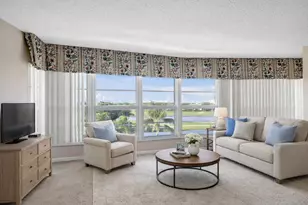 2500 NE 48th Ln, Fort Lauderdale, FL 33308 - Photo 2