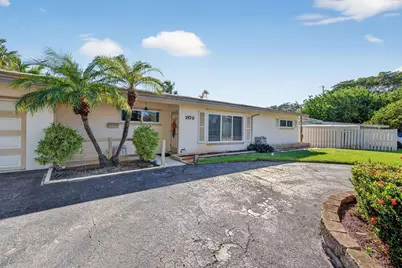 1570 NE 30th Place, Oakland Park, FL 33334 - Photo 4