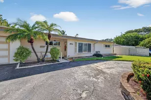 1570 NE 30th Pl, Oakland Park, FL 33334 - Photo 4