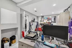 1570 NE 30th Pl, Oakland Park, FL 33334 - Photo 48