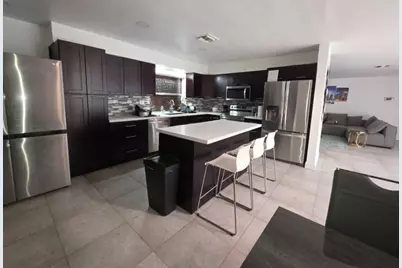 690 NW 68th Avenue, Plantation, FL 33317 - Photo 4
