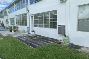 51 NE 204th St, Miami, FL 33179 - Photo 14