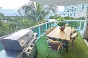 16500 Collins Ave, North Miami Beach, FL 33160 - Photo 22