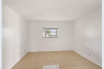 4090 NW 42nd Avenue #309, Lauderdale Lakes, FL 33319 - Photo 12