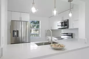 401 SE 3rd St, Dania Beach, FL 33004 - Photo 2