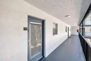 2800 Somerset Dr, Lauderdale Lakes, FL 33311 - Photo 6