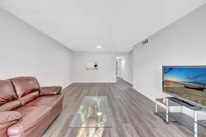 2800 Somerset Drive #218j, Lauderdale Lakes, FL 33311 - Photo 8