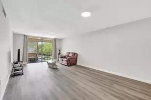 2800 Somerset Dr, Lauderdale Lakes, FL 33311 - Photo 6