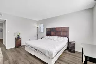 2800 Somerset Dr, Lauderdale Lakes, FL 33311 - Photo 20