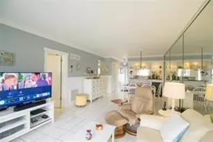 298 SE 6th Ave, Pompano Beach, FL 33060 - Photo 10