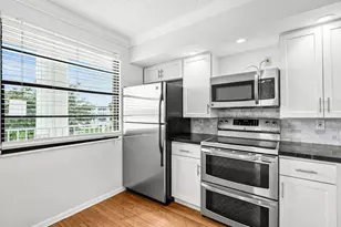 6109 Balboa Cir, Boca Raton, FL 33433 - Photo 4