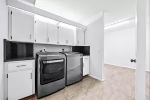 6109 Balboa Cir, Boca Raton, FL 33433 - Photo 6