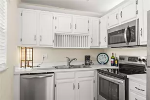 85 NW Crooked Tree Ln Unit, Vero Beach, FL 32962 - Photo 8