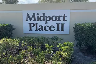 1560 SE Royal Green Cir, Port Saint Lucie, FL 34952 - Photo 4