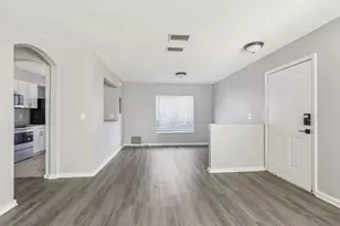 7402 E Banks Dr Unit, Tampa, FL 33617 - Photo 14