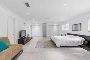 19885 NE 22nd Ave, Miami, FL 33180 - Photo 62