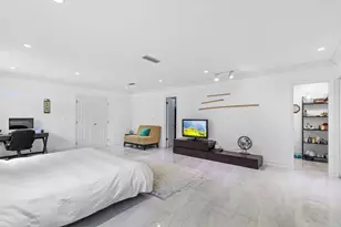 19885 NE 22nd Ave, Miami, FL 33180 - Photo 60