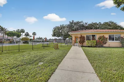 4305 NW 49th Drive, Tamarac, FL 33319 - Photo 32
