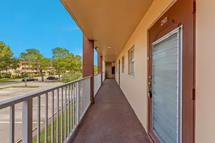 8950 Sunrise Lakes Blvd, Sunrise, FL 33322 - Photo 18