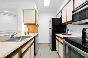 2906 S University Dr, Davie, FL 33328 - Photo 4