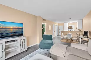 2555 NE 11th St, Fort Lauderdale, FL 33304 - Photo 14