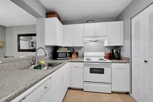 2711 Ocean Club Blvd, Hollywood, FL 33019 - Photo 10