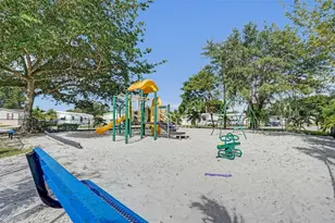 21851 S Heritage Cir, Pembroke Pines, FL 33029 - Photo 78