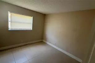 5180 NE 6th Ave, Oakland Park, FL 33334 - Photo 12