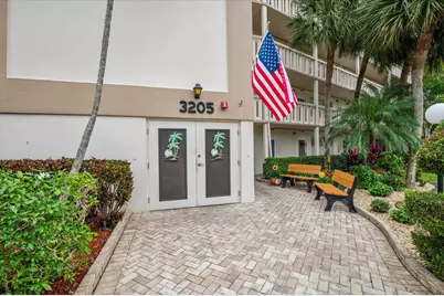 3205 Portofino Point #F3, Pompano Beach, FL 33066 - Photo 2