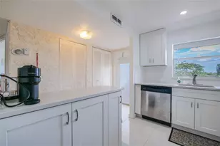 9400 Sunrise Lakes Blvd, Sunrise, FL 33322 - Photo 8