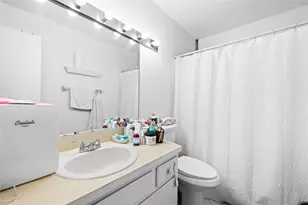 3387 Cocoplum Cir, Pompano Beach, FL 33063 - Photo 24