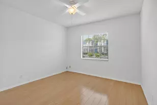 130 Cypress Club Dr, Pompano Beach, FL 33060 - Photo 24