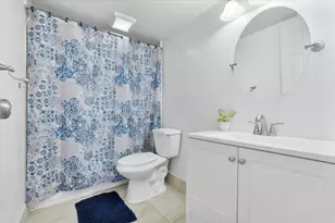 2840 Somerset Dr, Lauderdale Lakes, FL 33311 - Photo 16