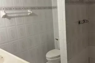 10000 NW 80th Ct, Hialeah Gardens, FL 33016 - Photo 8