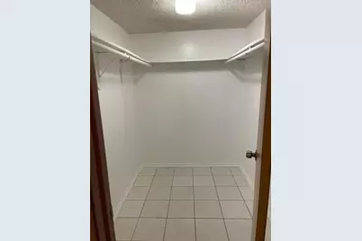 10000 NW 80th Court #2163, Hialeah Gardens, FL 33016 - Photo 2