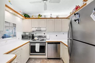 2998 Sunrise Lks Dr Unit, Sunrise, FL 33322 - Photo 2