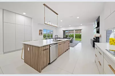 2001 Meadows Drive, Davie, FL 33324 - Photo 10