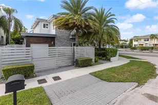 743 NE 17th Way, Fort Lauderdale, FL 33304 - Photo 2