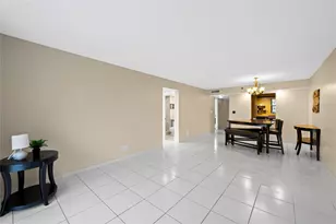 3300 W Rolling Hills Cir, Davie, FL 33328 - Photo 4