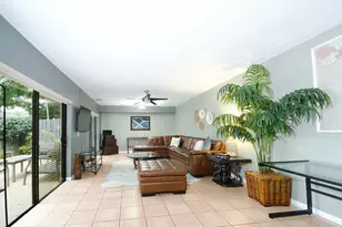 1700 Embassy Dr Unit, West Palm Beach, FL 33401 - Photo 2