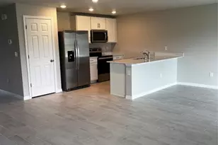 4021 SW 35th St SW, Lehigh Acres, FL 33976 - Photo 4