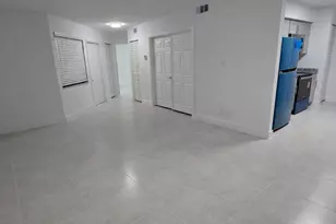 8657 SW 5th St, Pembroke Pines, FL 33025 - Photo 12