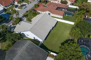 7312 NW 83rd Way, Tamarac, FL 33321 - Photo 8