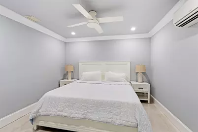 15555 Hawker Lane, Wellington, FL 33414 - Photo 18